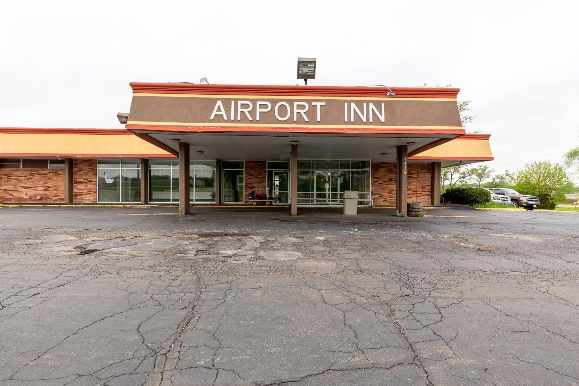 Oyo Hotel At Chicago Rockford International Airport, Il Exterior foto